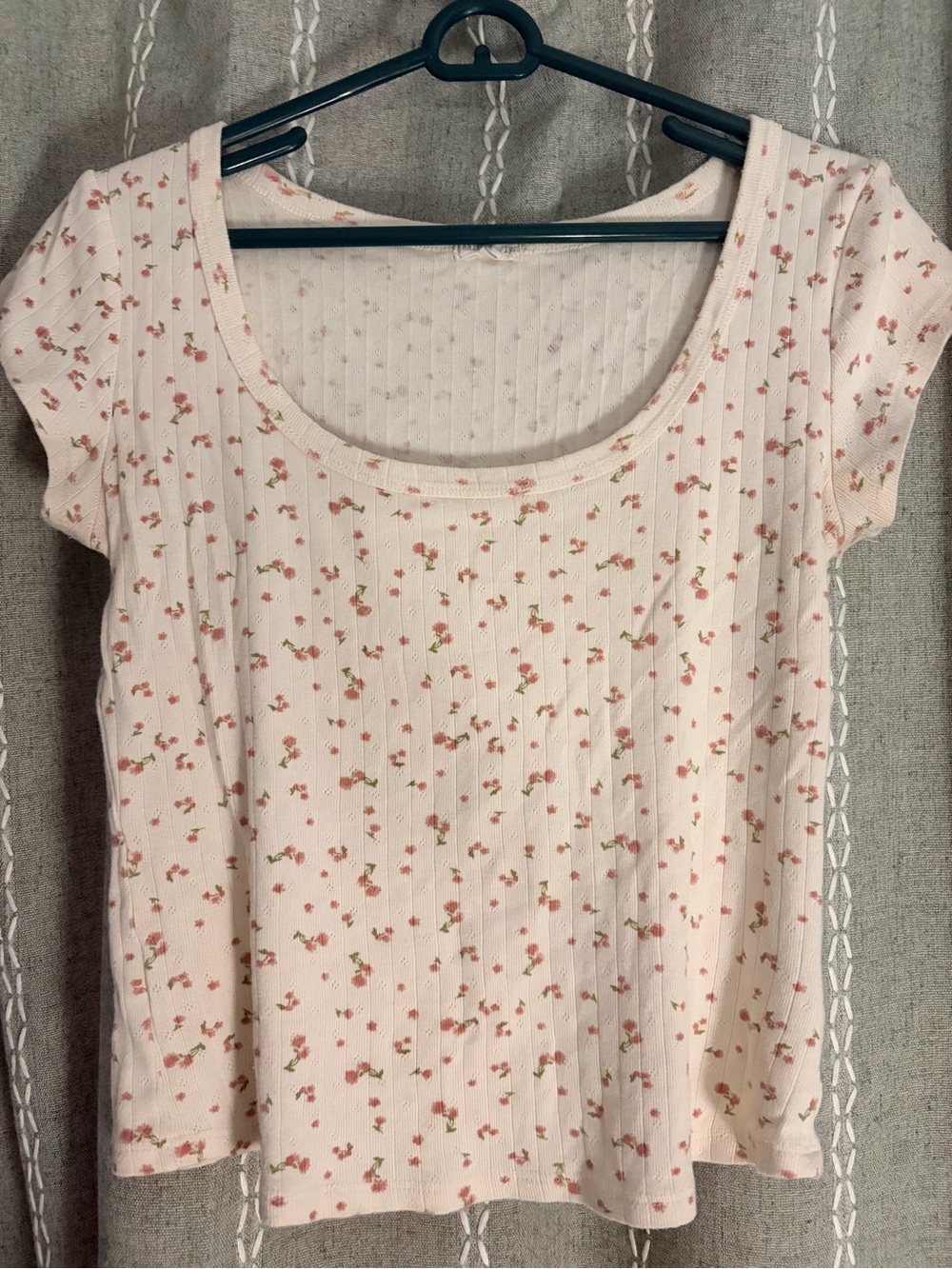 Cream Scoop Neck Short Sleeve Floral Tee